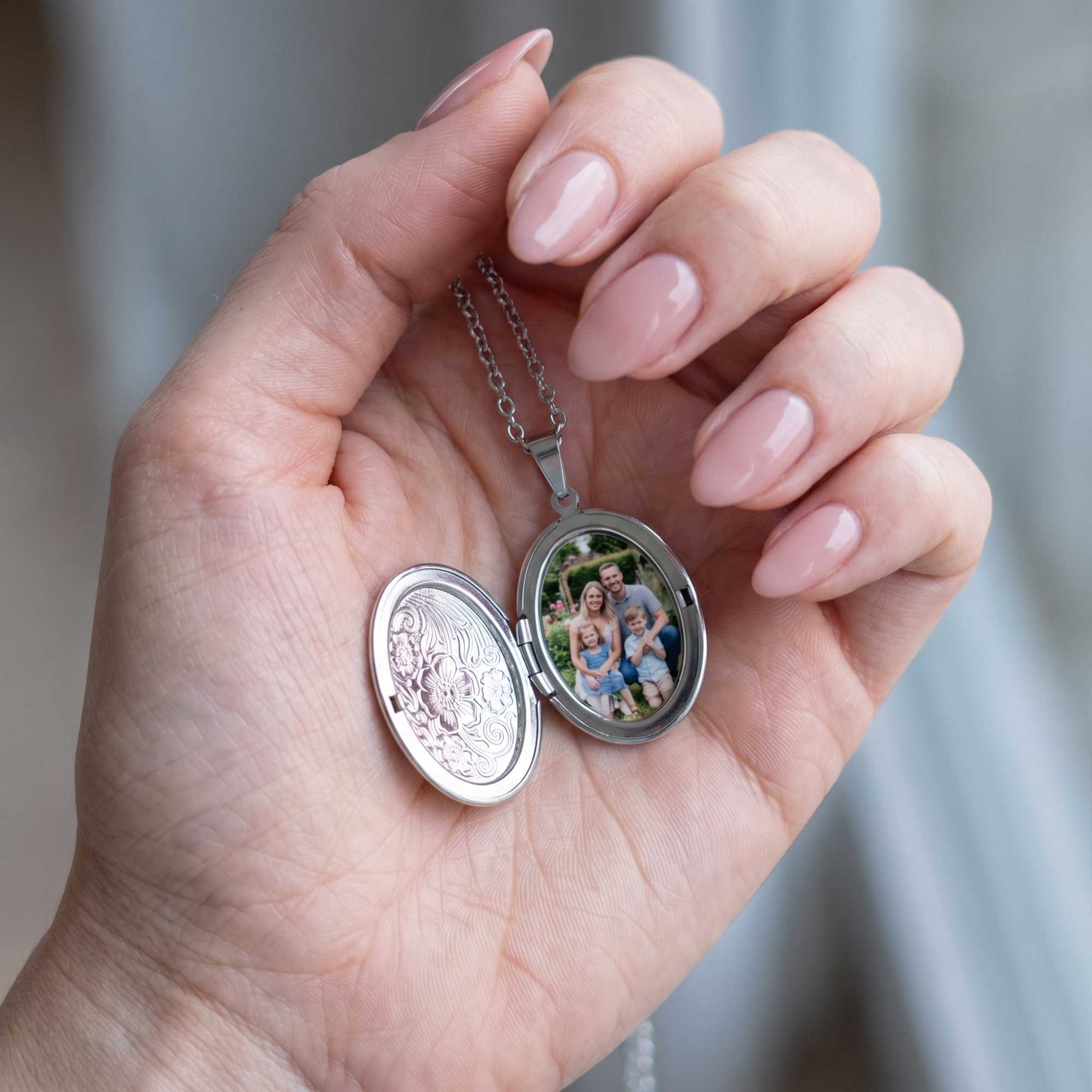 Floral Photo Locket Necklace - Image 16